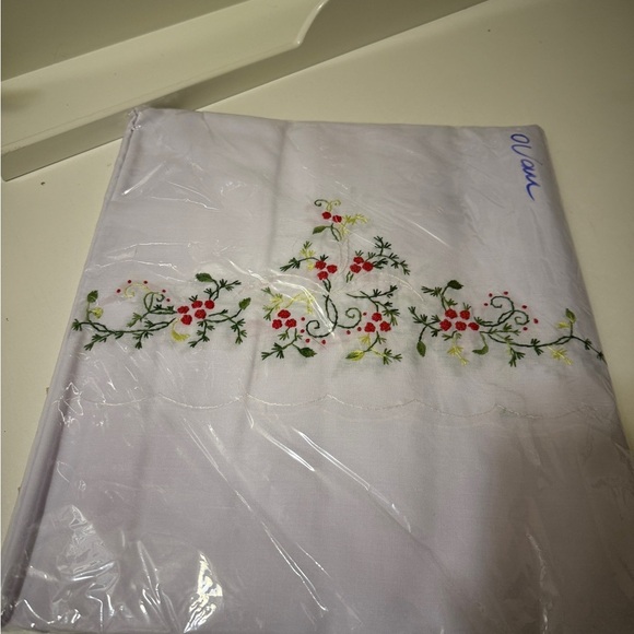 Tablecloth with 8 pices of napkins - Picture 1 of 7